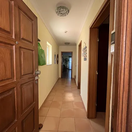 31 Mar A Vista Da Rocha Apartman